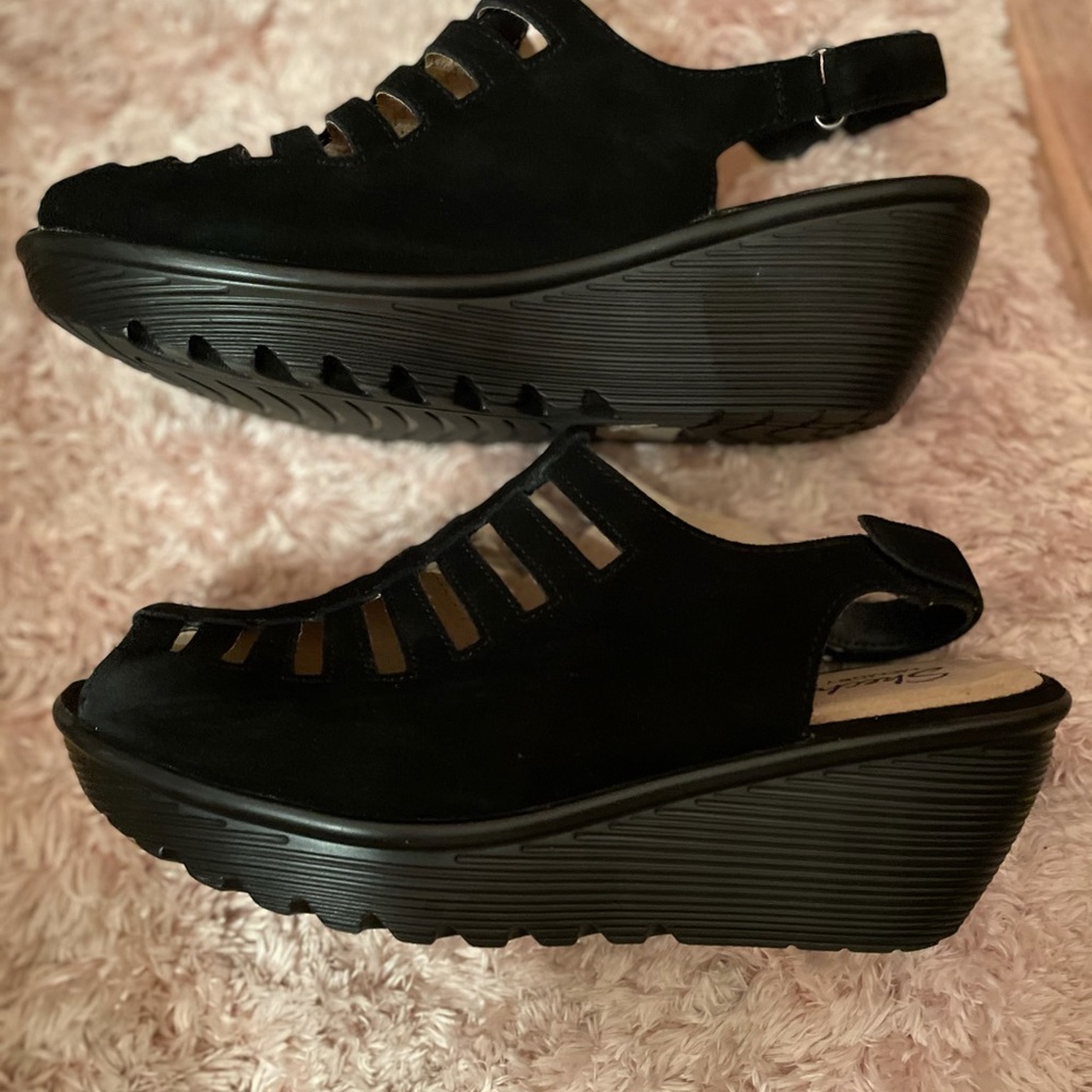 Skechers, size10w! - Picture 2 of 6